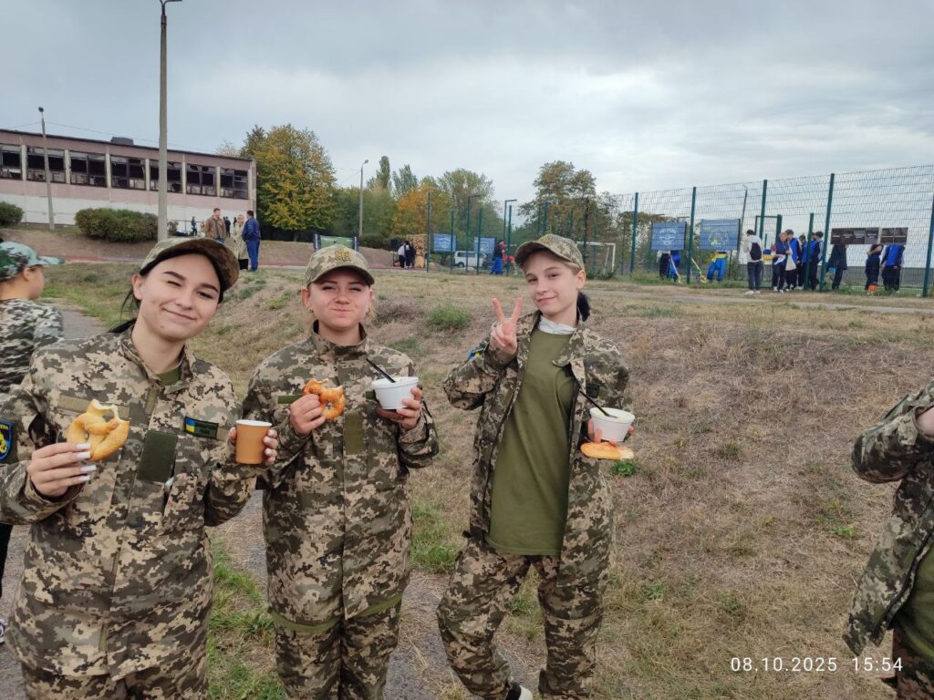 Возможно, это изображение текст