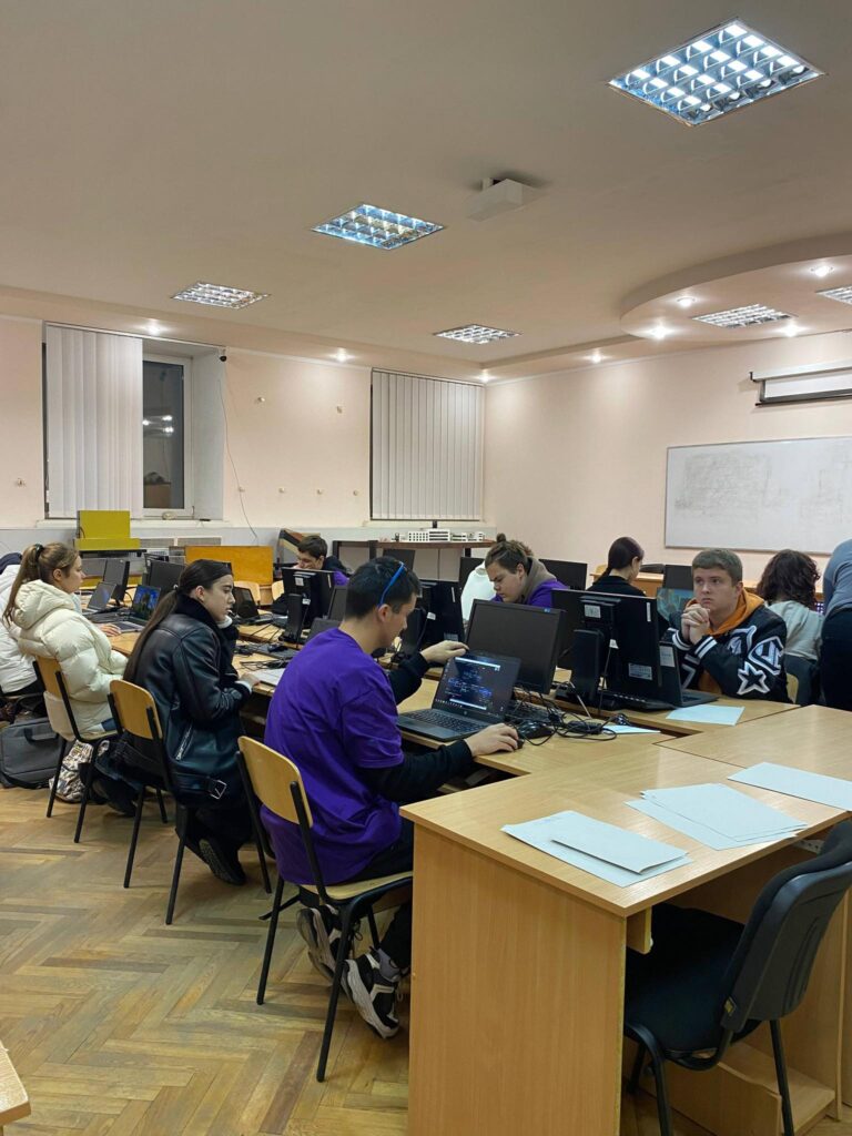Возможно, это изображение учеба, стол и текст