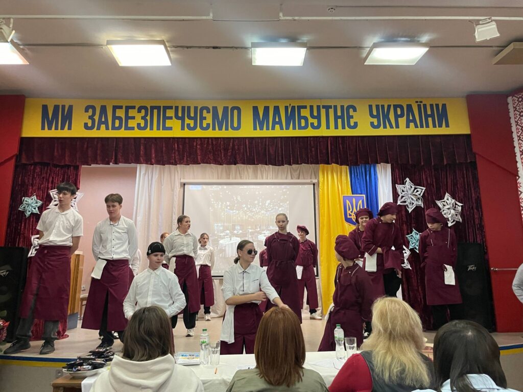 Возможно, это изображение боевые искусства и текст