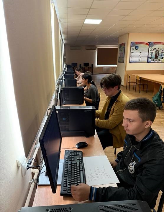 Возможно, это изображение учеба и текст