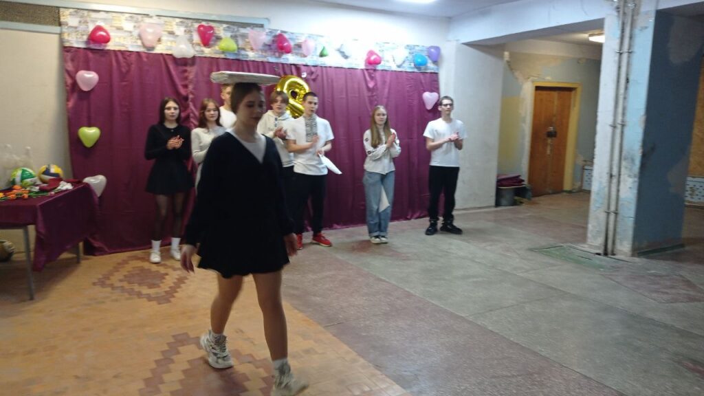Возможно, это изображение один или несколько человек