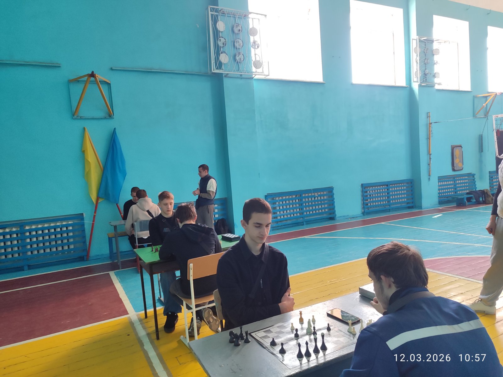 Возможно, это изображение шахматы и текст