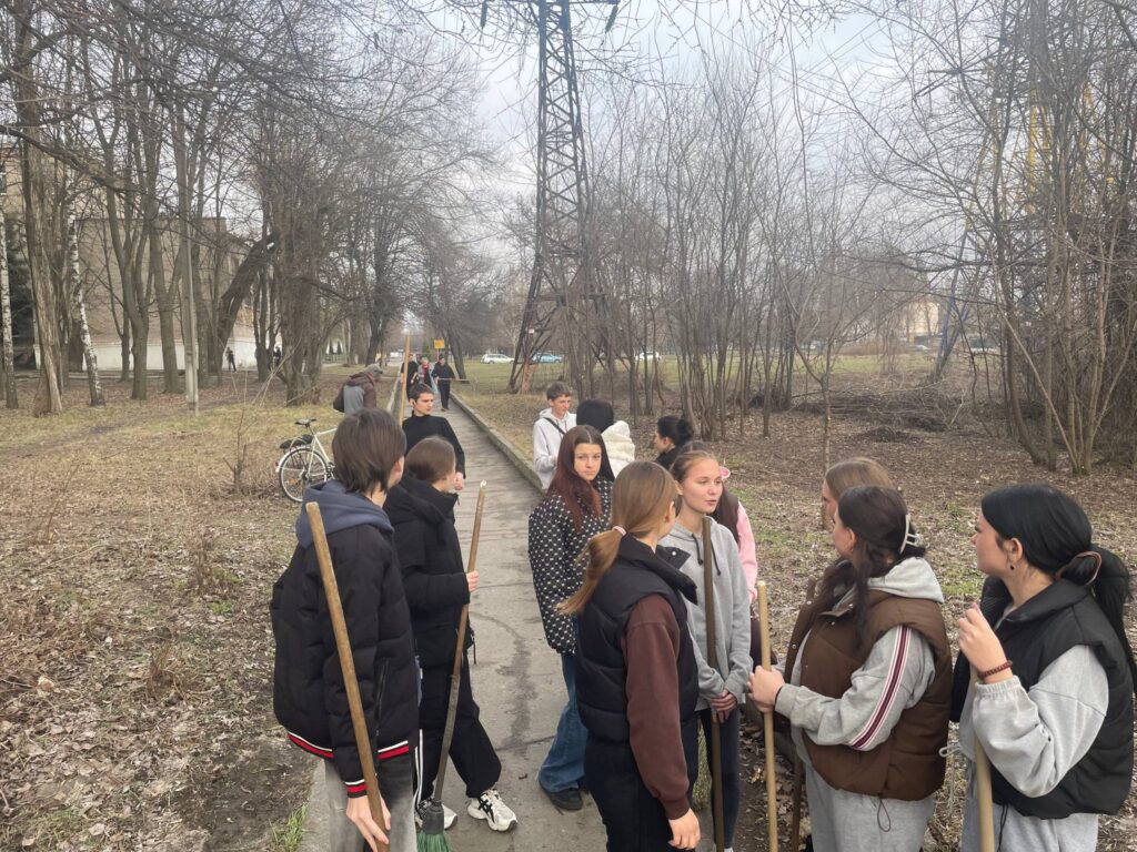 Возможно, это изображение дерево