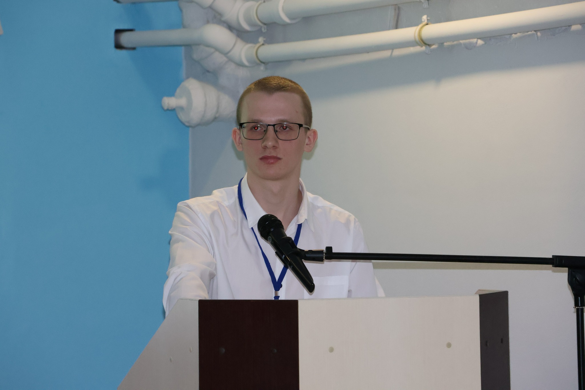 На зображенні може бути: одна або кілька осіб