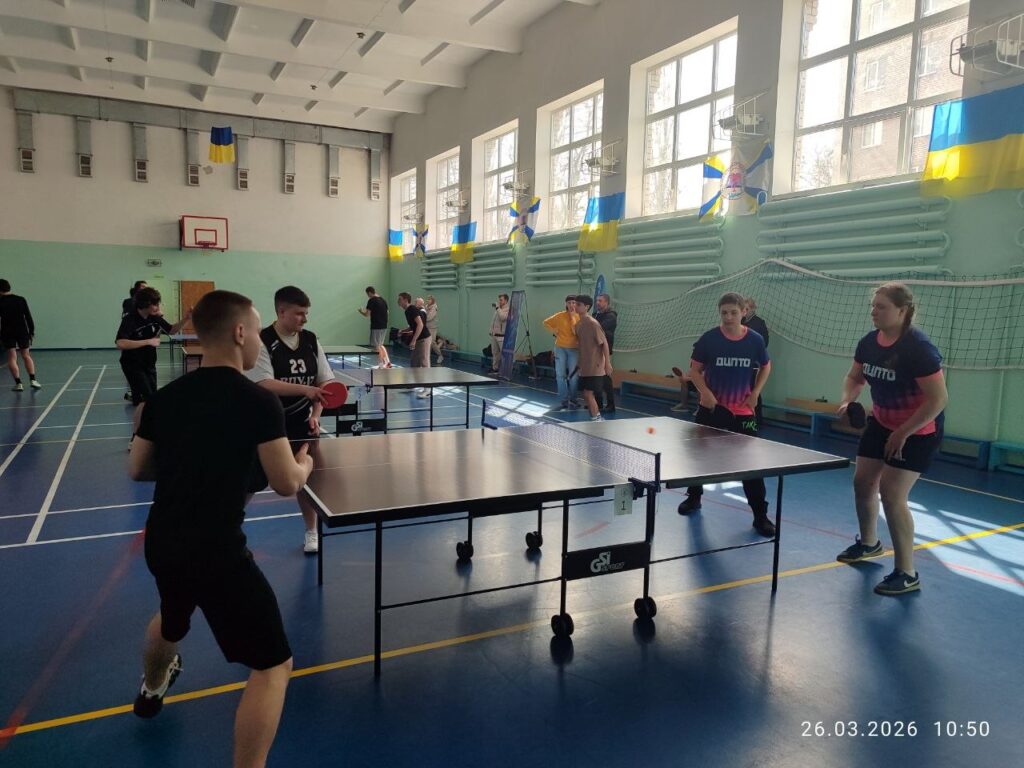 Возможно, это изображение волейбол и теннис