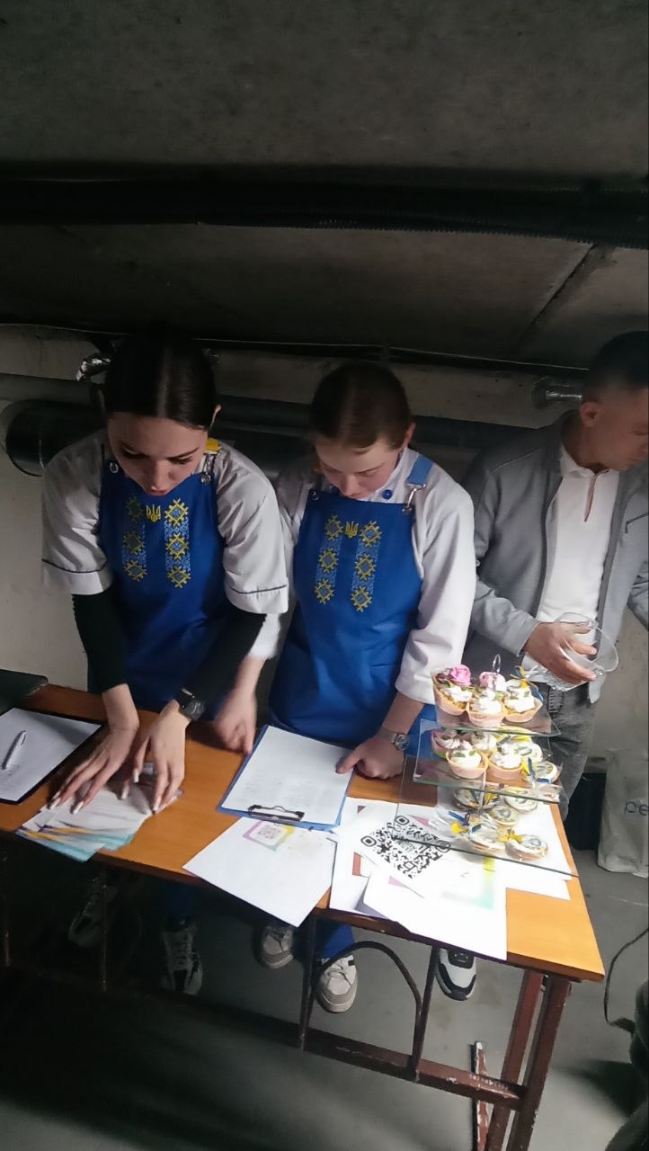Возможно, это изображение учеба