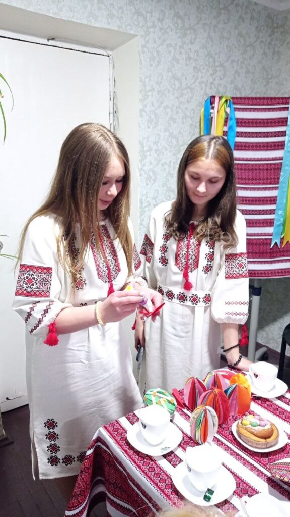 Возможно, это изображение текст